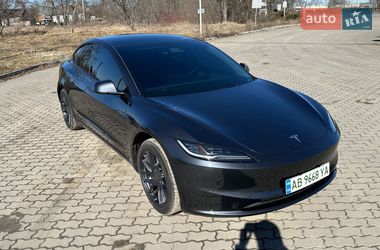 Седан Tesla Model 3 2025 в Тульчине