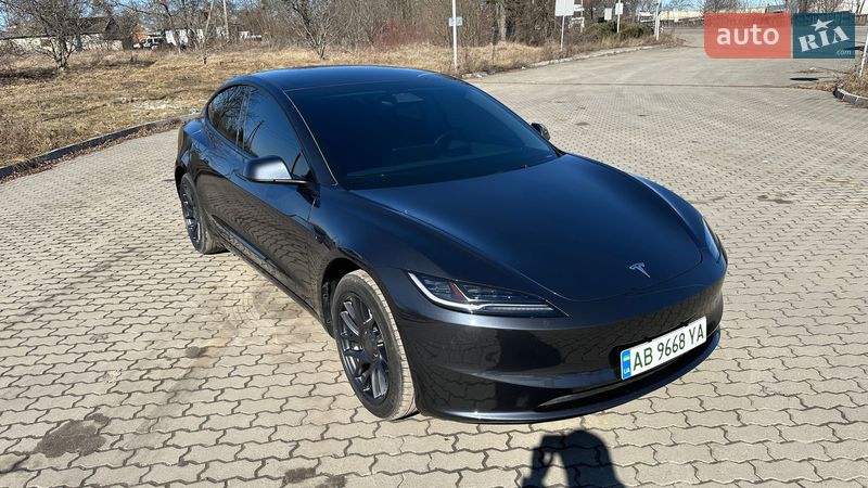 Седан Tesla Model 3 2025 в Тульчине