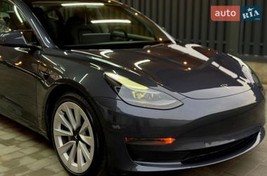 Седан Tesla Model 3 2022 в Львове
