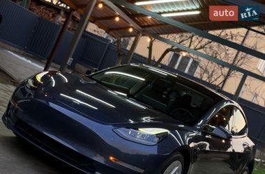 Седан Tesla Model 3 2022 в Львове