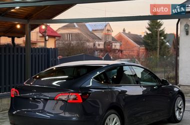 Седан Tesla Model 3 2022 в Львове