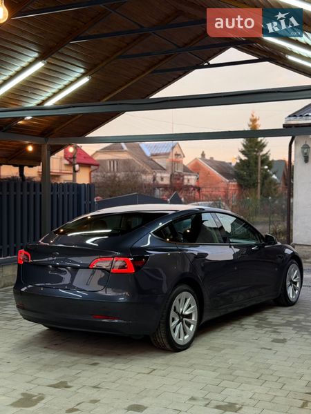 Седан Tesla Model 3 2022 в Львове