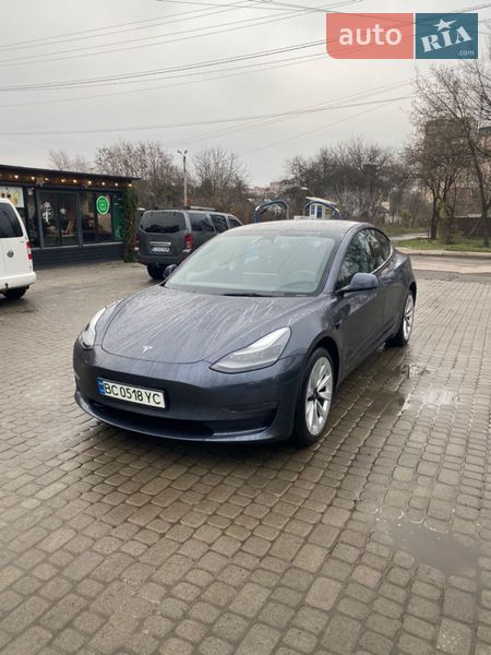 Седан Tesla Model 3 2022 в Львове