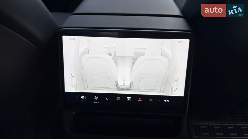 Седан Tesla Model 3 2024 в Новояворовске