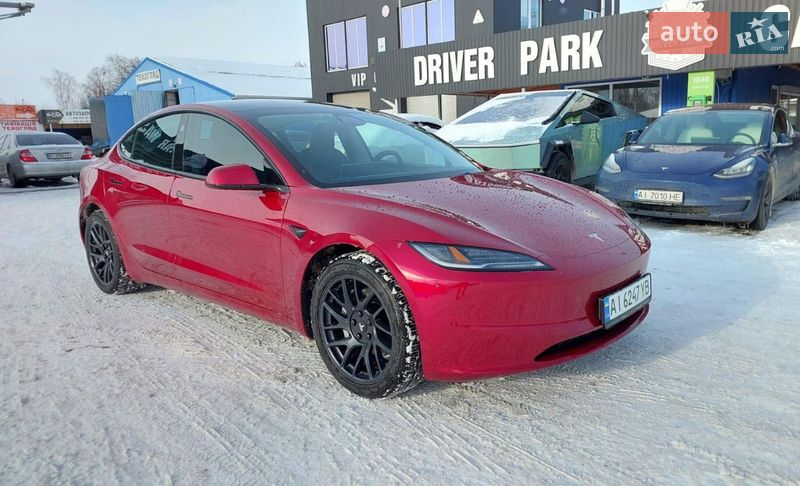 Седан Tesla Model 3 2024 в Киеве