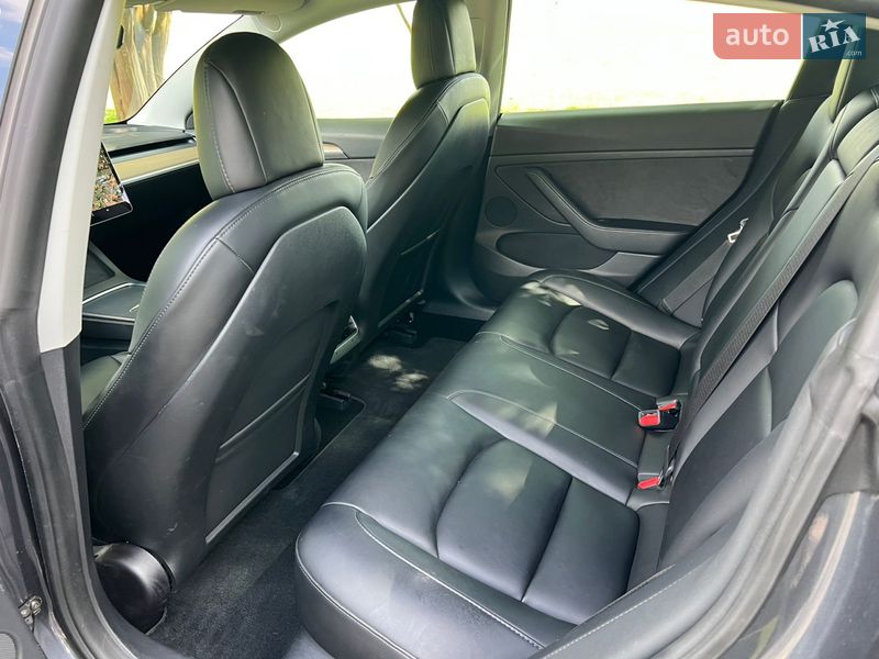 Седан Tesla Model 3 2021 в Днепре
