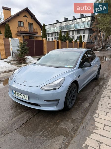 Седан Tesla Model 3 2021 в Киеве