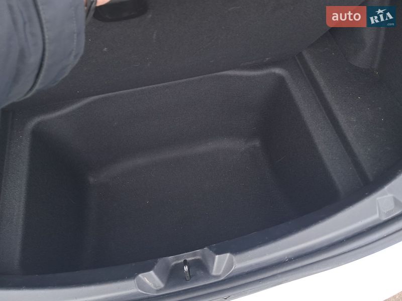 Седан Tesla Model 3 2023 в Києві фото 22 Седан Tesla Model 3 2023 в Києві