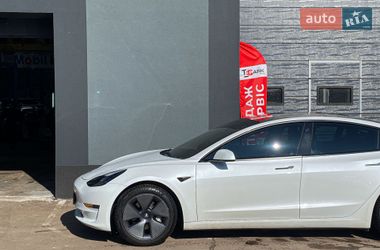 Седан Tesla Model 3 2023 в Києві