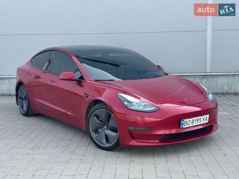 Седан Tesla Model 3 2021 в Ивано-Франковске