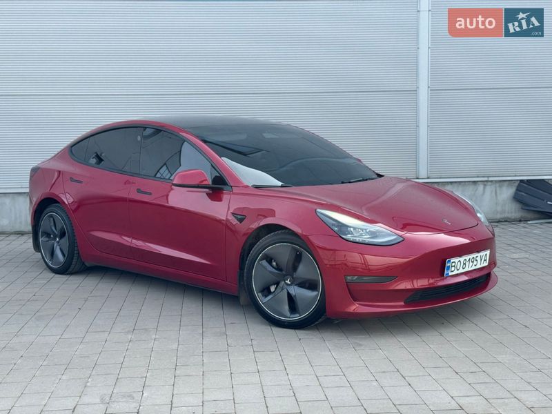 Седан Tesla Model 3 2021 в Ивано-Франковске