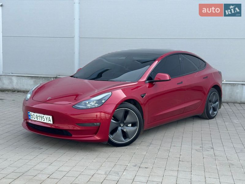 Седан Tesla Model 3 2021 в Ивано-Франковске