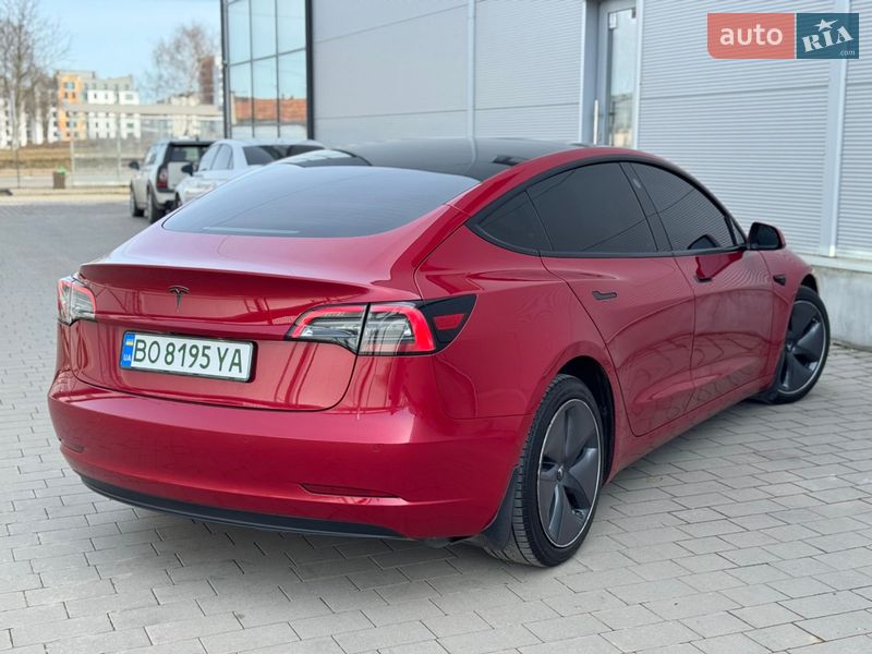 Седан Tesla Model 3 2021 в Ивано-Франковске