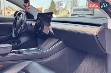 Седан Tesla Model 3 2021 в Ивано-Франковске