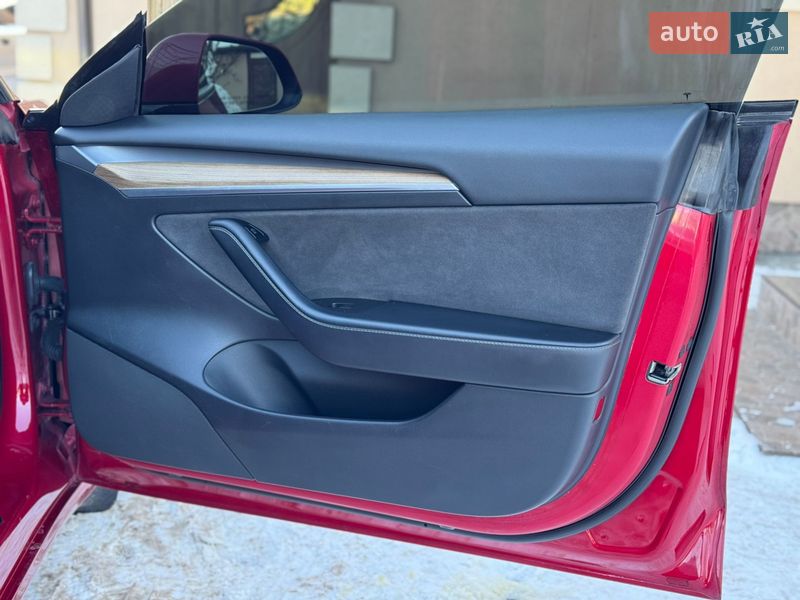 Седан Tesla Model 3 2021 в Ивано-Франковске