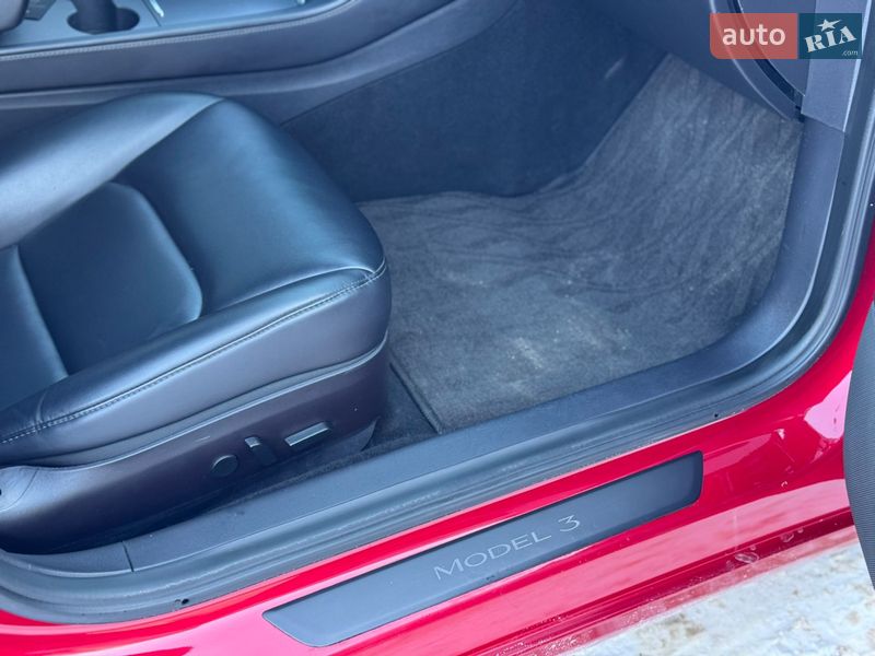 Седан Tesla Model 3 2021 в Ивано-Франковске
