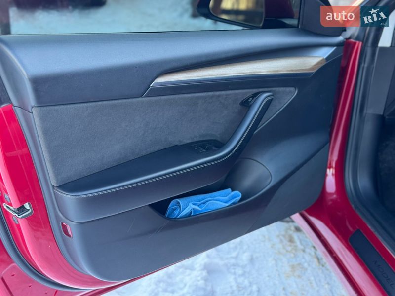 Седан Tesla Model 3 2021 в Ивано-Франковске