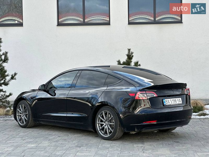 Седан Tesla Model 3 2021 в Луцьку