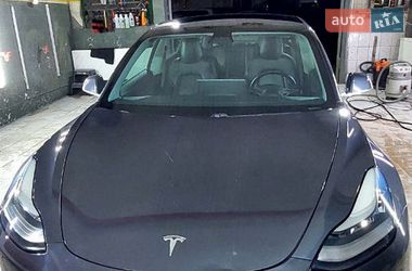Седан Tesla Model 3 2018 в Львове