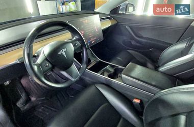Седан Tesla Model 3 2018 в Львове