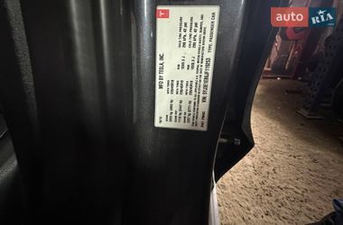 Седан Tesla Model 3 2018 в Львове