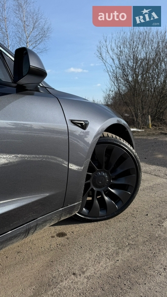 Седан Tesla Model 3 2022 в Тернополі