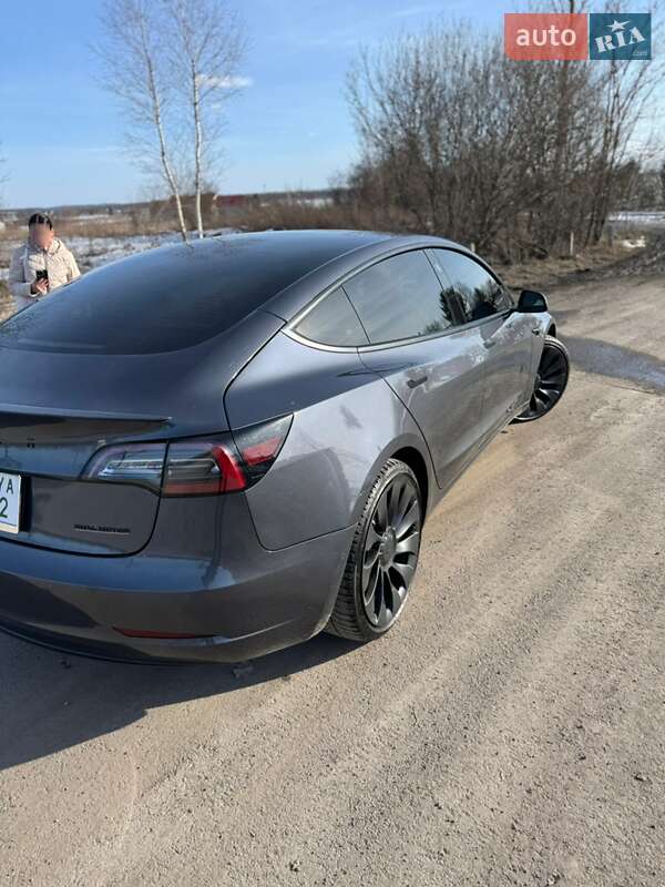 Седан Tesla Model 3 2022 в Тернополі