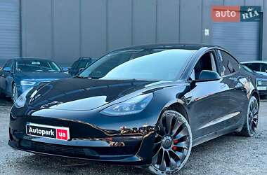 Седан Tesla Model 3 2022 в Львові