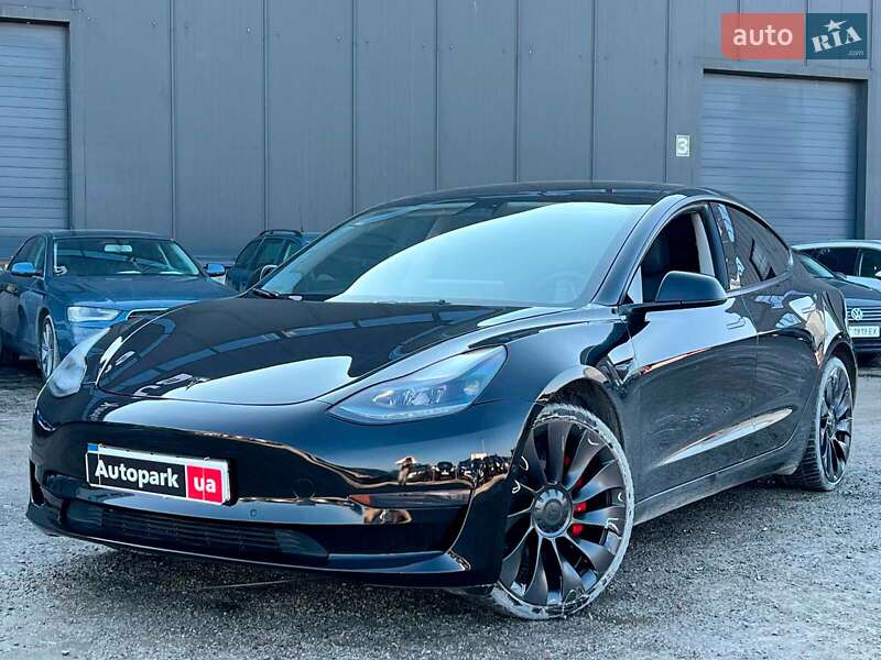 Седан Tesla Model 3 2022 в Львові