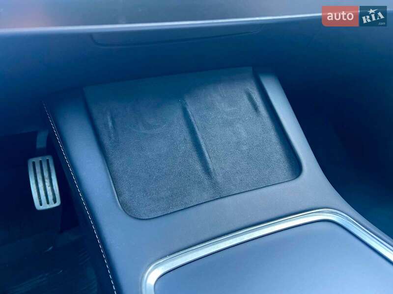 Седан Tesla Model 3 2022 в Львові