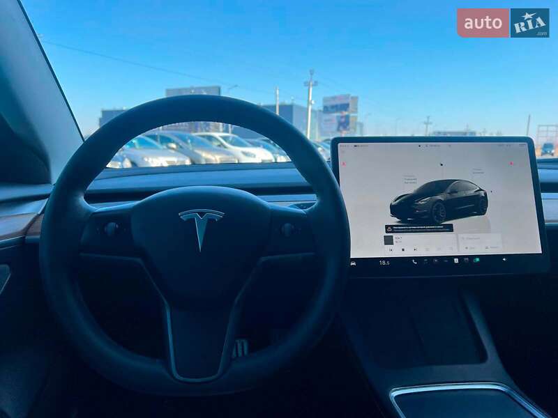 Седан Tesla Model 3 2022 в Львові