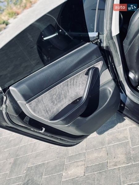 Седан Tesla Model 3 2018 в Луцьку