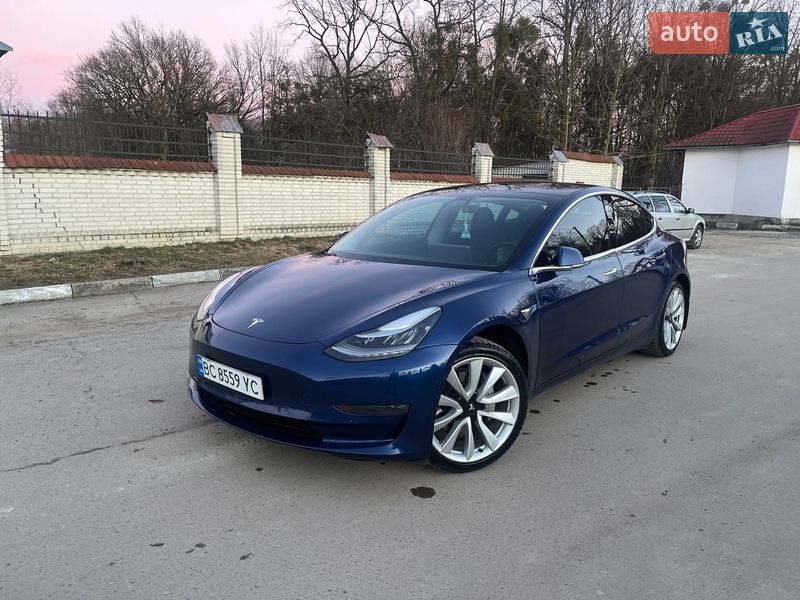 Tesla Model 3 2019
