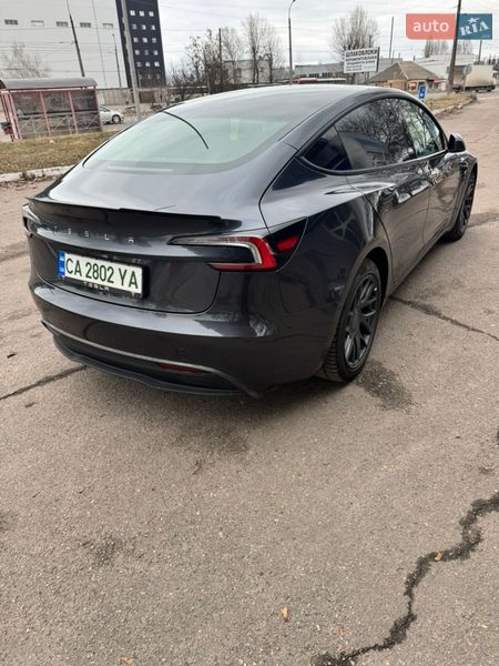 Седан Tesla Model 3 2024 в Черкассах