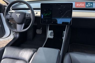 Седан Tesla Model 3 2019 в Ивано-Франковске