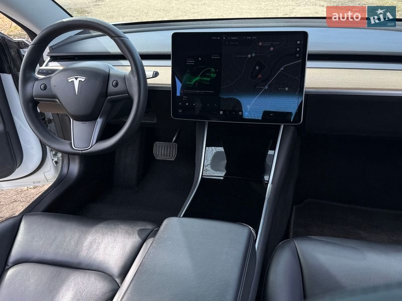 Седан Tesla Model 3 2019 в Ивано-Франковске