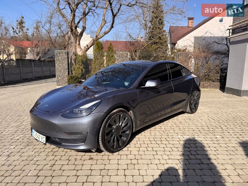 Седан Tesla Model 3 2022 в Львові