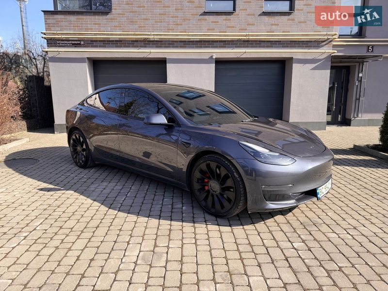 Седан Tesla Model 3 2022 в Львові