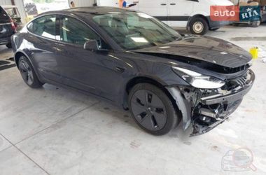 Седан Tesla Model 3 2023 в Львове