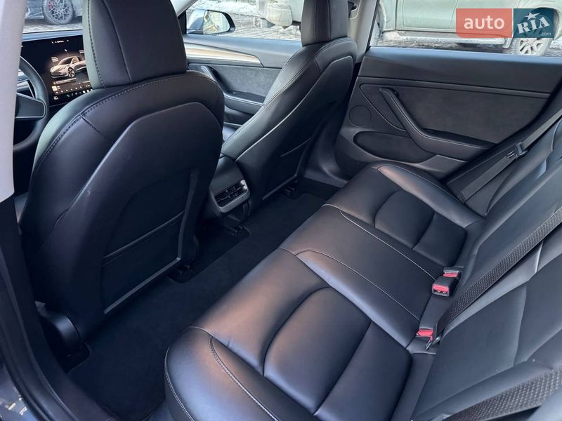 Седан Tesla Model 3 2022 в Киеве
