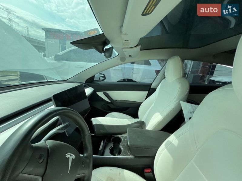 Седан Tesla Model 3 2018 в Рівному