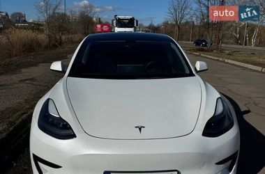 Седан Tesla Model 3 2022 в Черкасах
