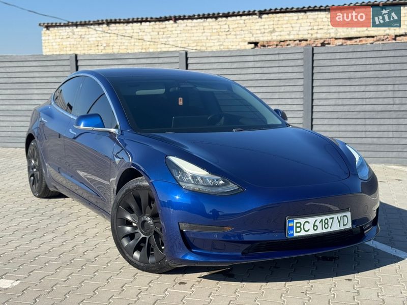 Седан Tesla Model 3 2018 в Дубно