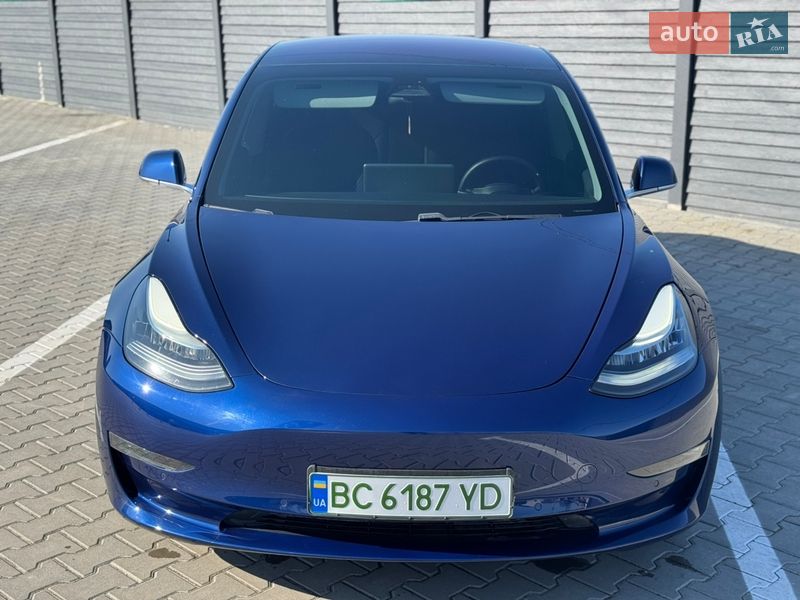 Седан Tesla Model 3 2018 в Дубно