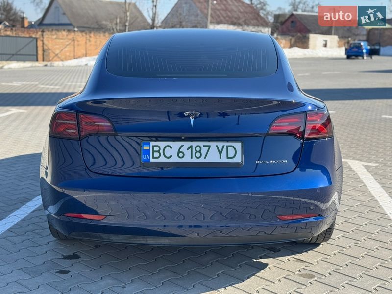 Седан Tesla Model 3 2018 в Дубно