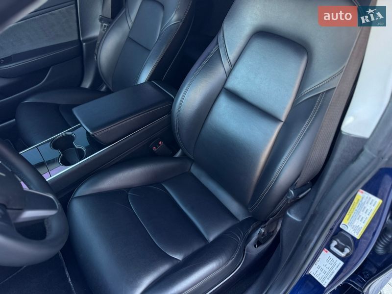 Седан Tesla Model 3 2018 в Дубно