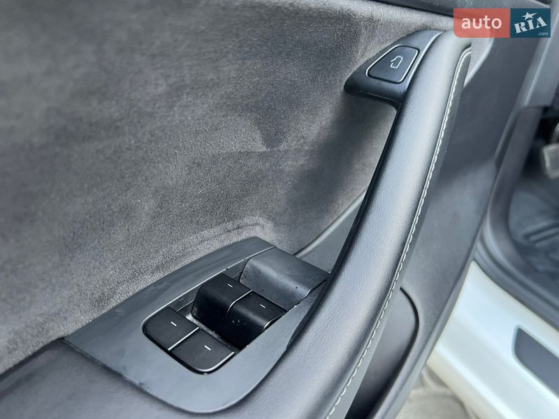 Седан Tesla Model 3 2020 в Новояворовске