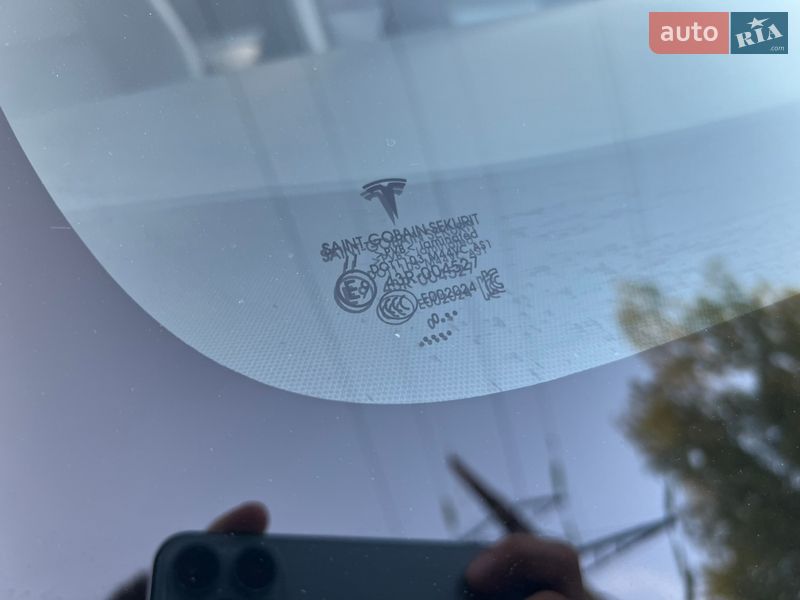 Седан Tesla Model 3 2020 в Новояворовске