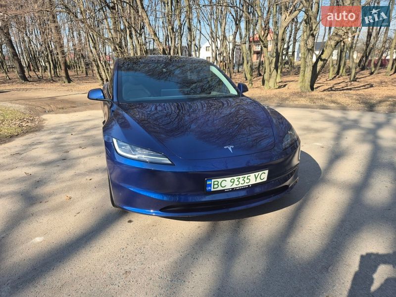 Седан Tesla Model 3 2024 в Львове