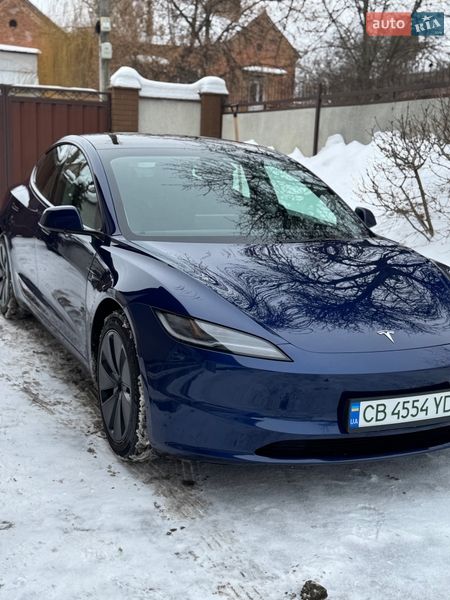 Седан Tesla Model 3 2024 в Чернігові